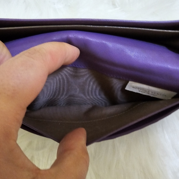 ๐๐ถ๐HOST PICK๐๐ถ๐Authentic Bottega Veneta Intrecciato long wallet - Picture 8 of 17